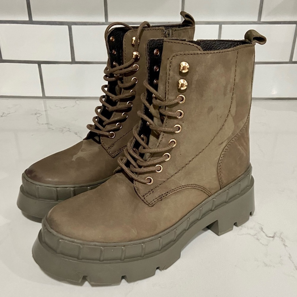 Vince Camuto Nashlen Combat Boots Size 10 New